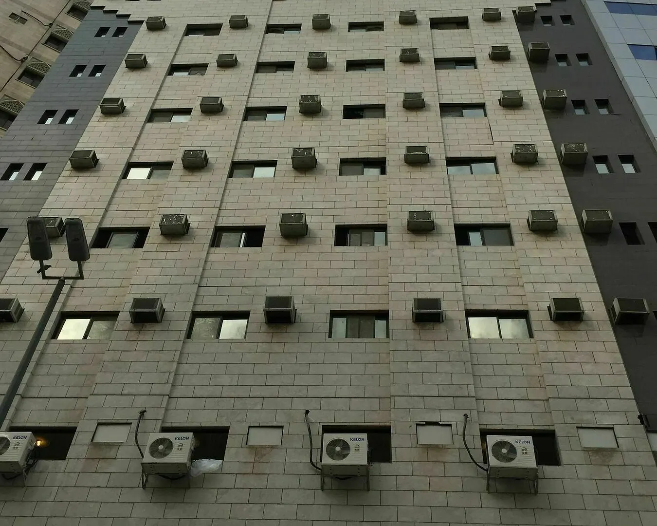 Qasr Al Riyadh Hotel Apartments contacts